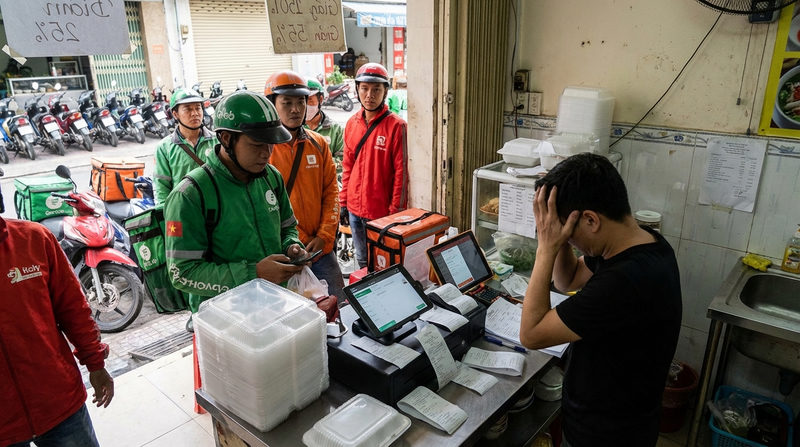 Lệ thuộc quá mức vào khuyến mãi và các ứng dụng giao hàng